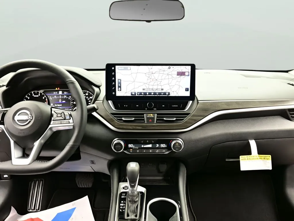 2025 Nissan Altima SL - Photo 9