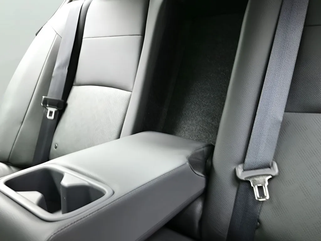 2025 Nissan Altima SL - Photo 18