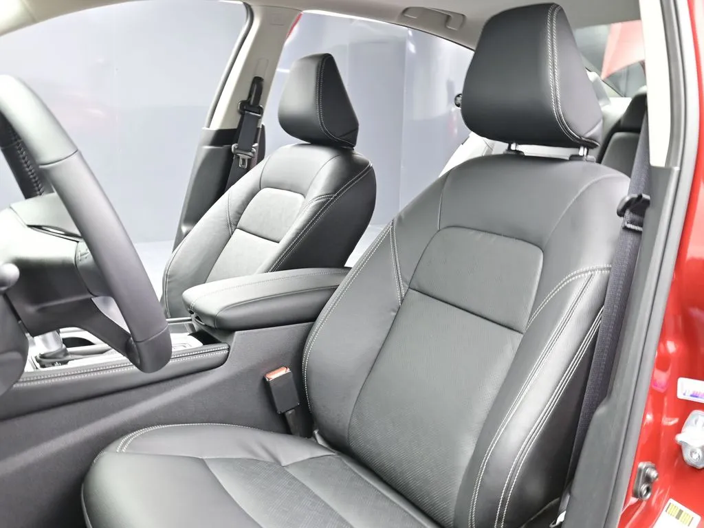 2025 Nissan Altima SL - Photo 14