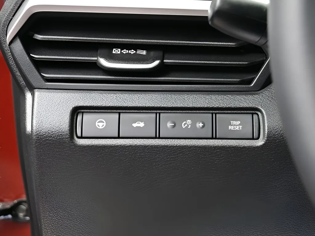 2025 Nissan Altima SL - Photo 11