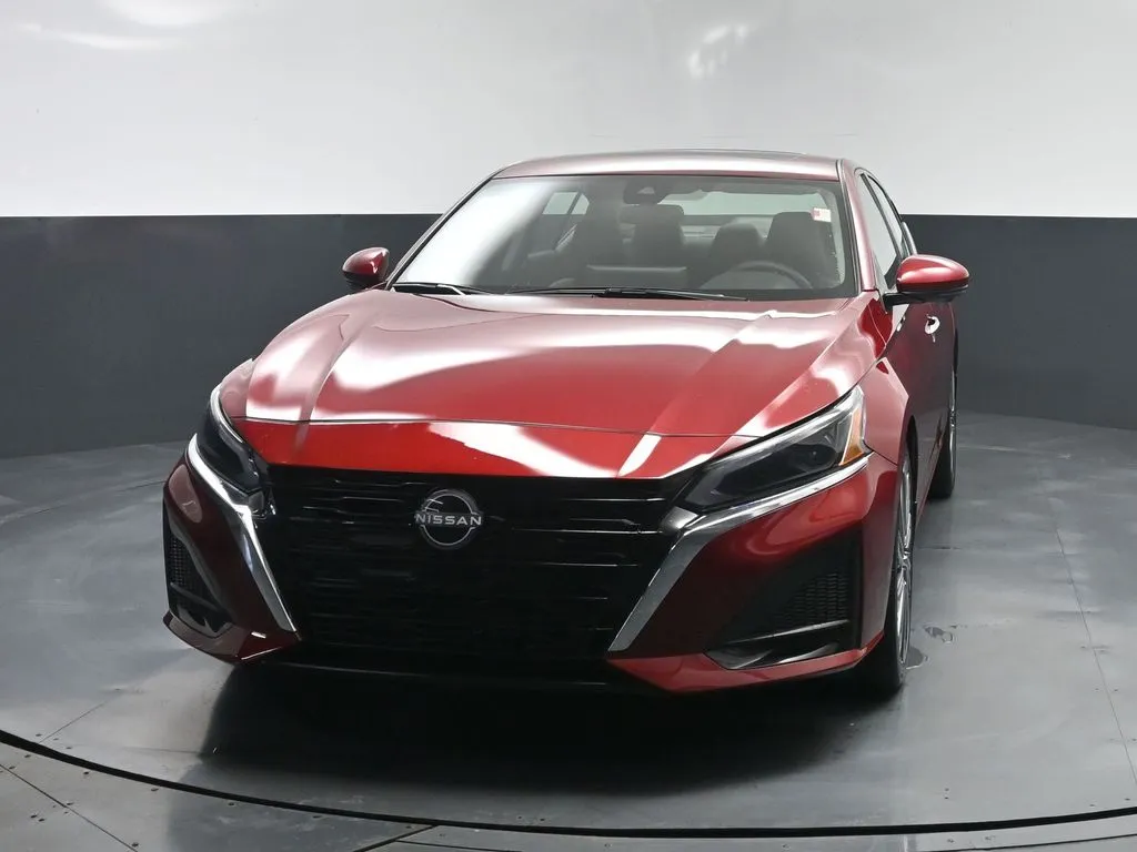 2025 Nissan Altima SL - Photo 25