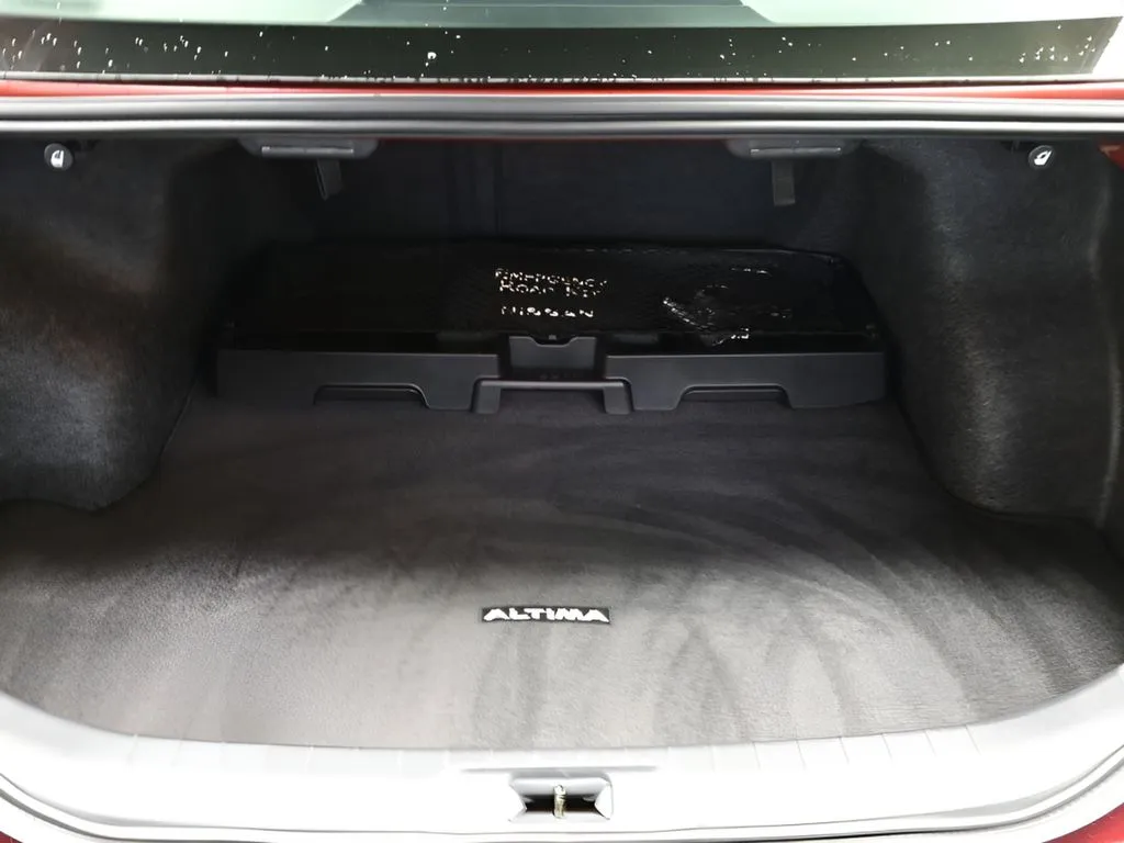 2025 Nissan Altima SL - Photo 19