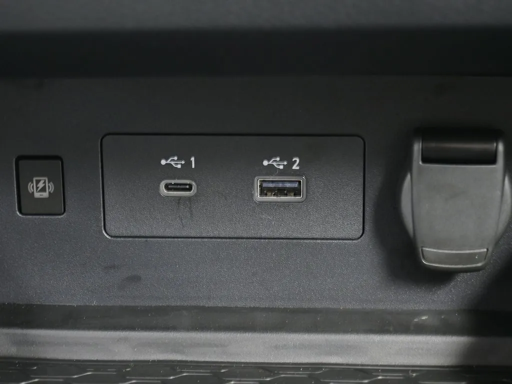 2025 Nissan Altima SL - Photo 6