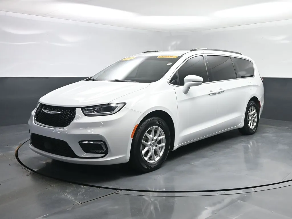 2022 Chrysler Pacifica Touring L for sale in Terre Haute, IN