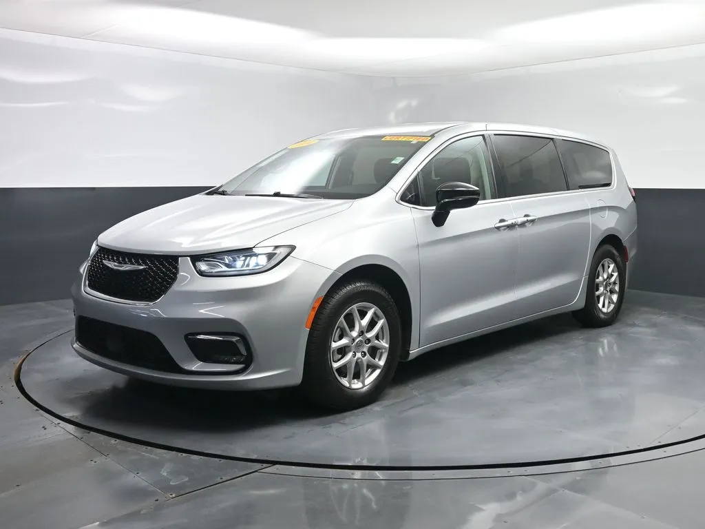 2024 Chrysler Pacifica Touring L for sale in Terre Haute, IN