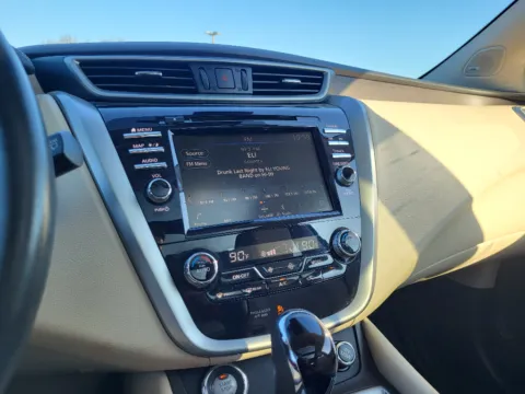 More photos of 2021 Nissan Murano Platinum at Dorsett Nissan, IN