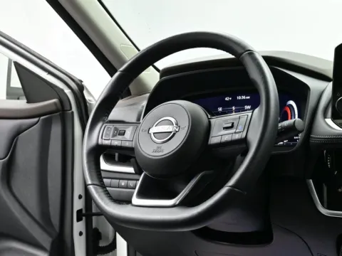 More photos of 2023 Nissan Rogue Platinum at Dorsett Nissan, IN