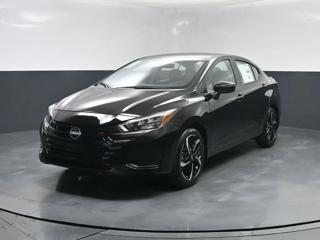 2025 Nissan Versa SR