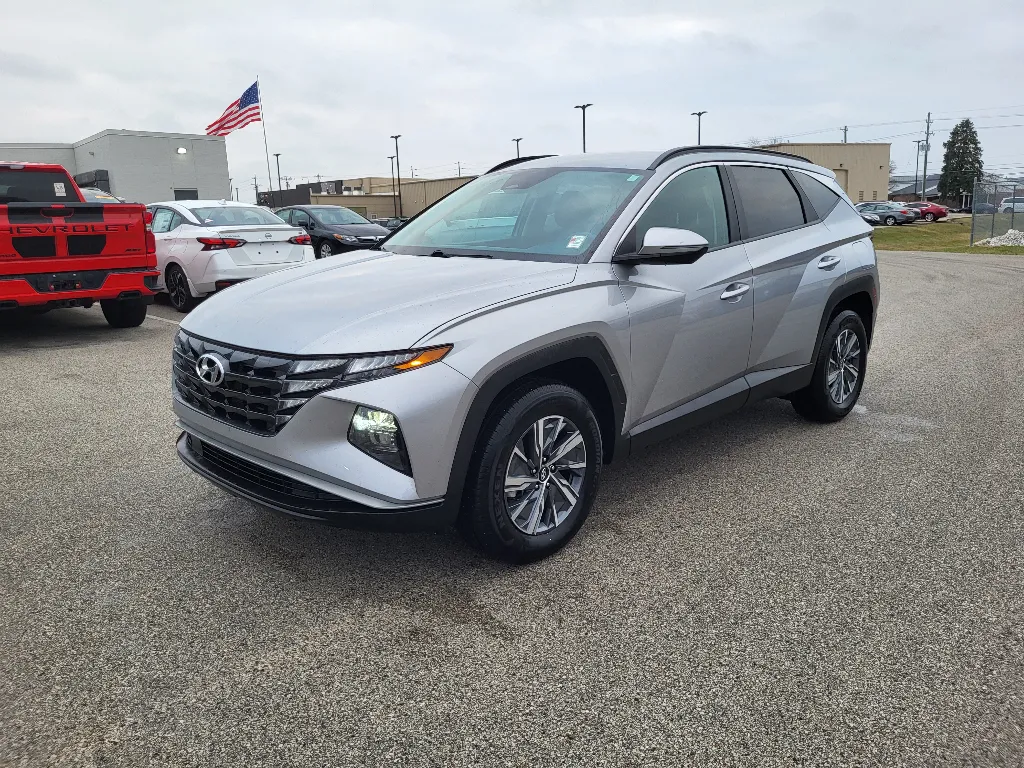 Silver 2023 Hyundai Tucson Hybrid Blue for sale in Terre Haute, IN
