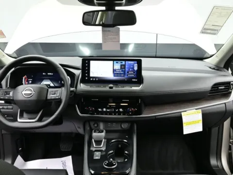 Photos of 2026 Nissan Rogue Platinum for sale in Terre Haute, IN at Dorsett Nissan