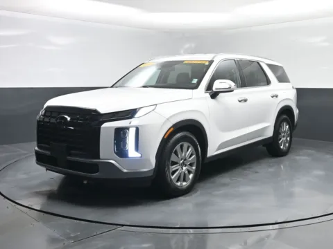 White 2024 Hyundai Palisade SEL for sale in Terre Haute, IN