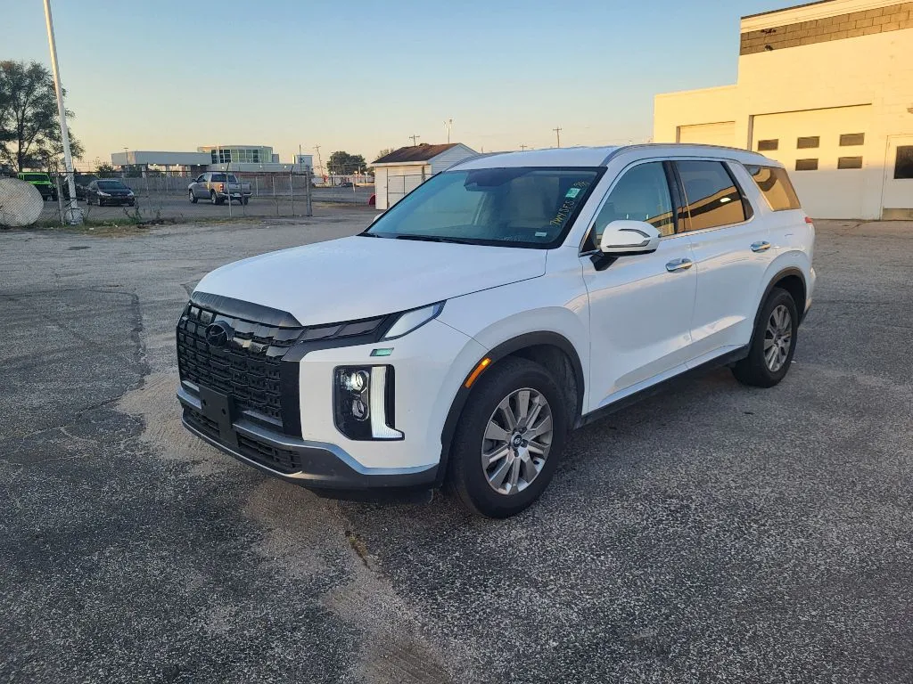 White 2024 Hyundai Palisade SEL for sale in Terre Haute, IN