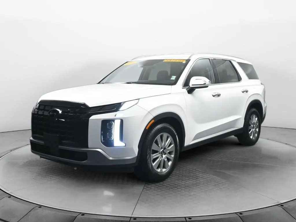 White 2024 Hyundai Palisade SEL for sale in Terre Haute, IN