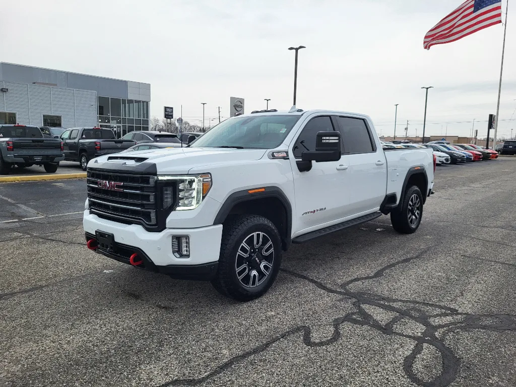 White 2022 GMC Sierra 2500 AT4 for sale in Terre Haute, IN