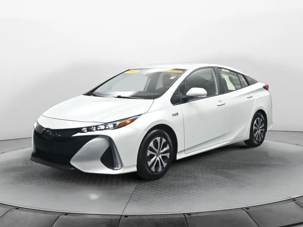White 2022 Toyota Prius Prime XLE for sale in Terre Haute, IN