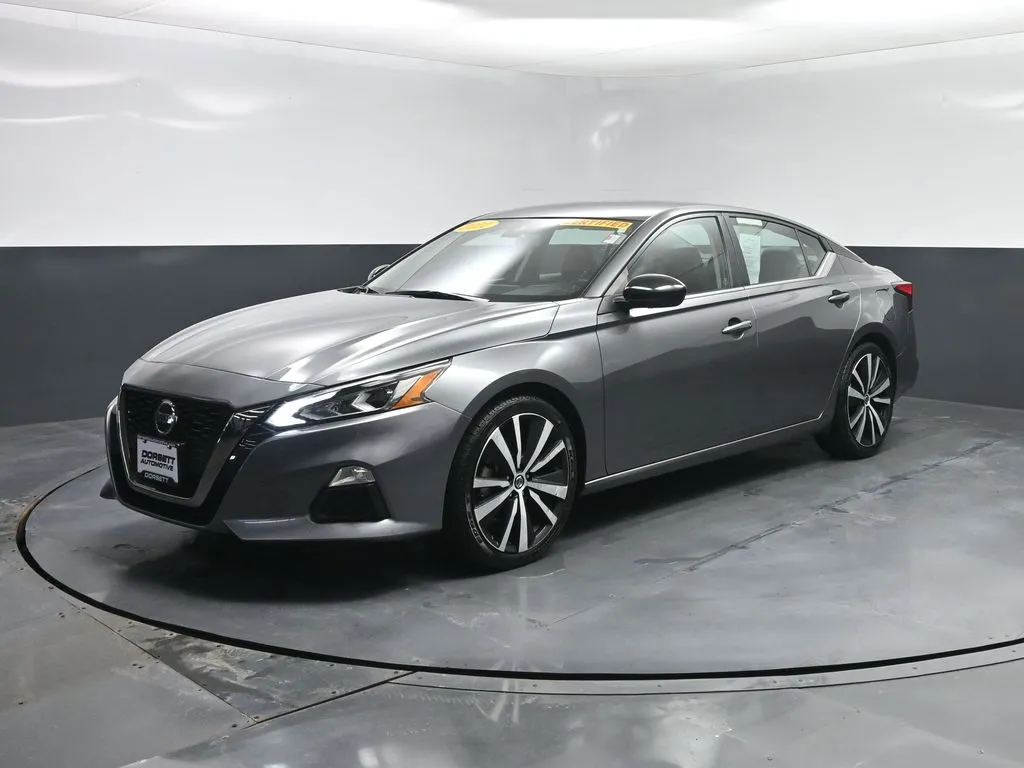 Gray 2022 Nissan Altima 2.5 SR for sale in Terre Haute, IN