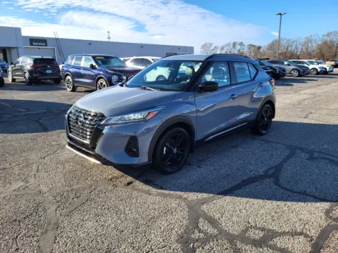 Gray 2021 Nissan Kicks SR for sale in Terre Haute, IN