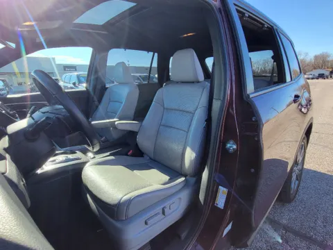 Photos of 2020 Honda Passport EX-L for sale in Terre Haute, IN at Dorsett Nissan