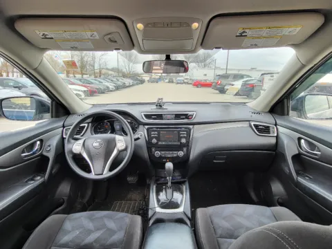 More photos of 2015 Nissan Rogue SV at Dorsett Nissan, IN