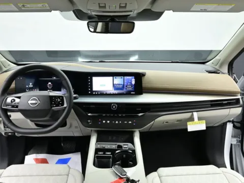 Photos of 2026 Nissan Murano Platinum for sale in Terre Haute, IN at Dorsett Nissan