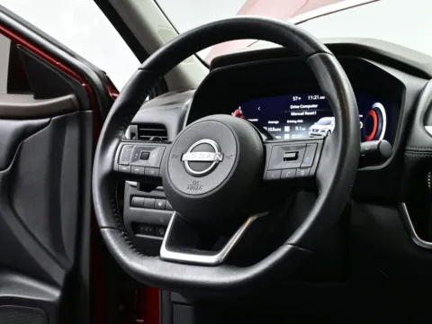 More photos of 2023 Nissan Rogue Platinum at Dorsett Nissan, IN