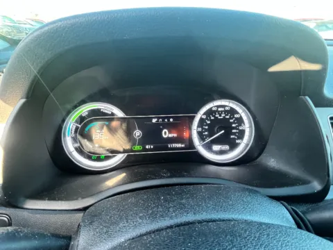 More photos of 2018 Kia Niro LX at Dorsett Nissan, IN