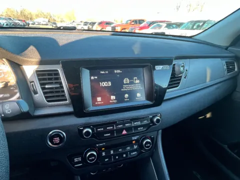 More photos of 2018 Kia Niro LX at Dorsett Nissan, IN