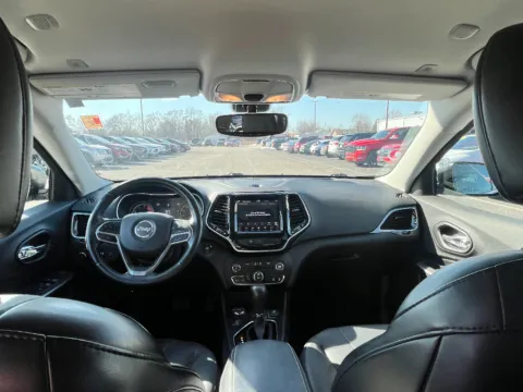 More photos of 2019 Jeep Cherokee Limited at Dorsett Nissan, IN