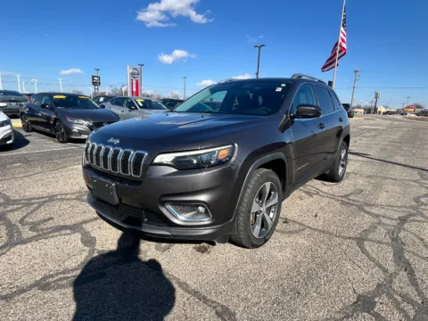 Gray 2019 Jeep Cherokee Limited for sale in Terre Haute, IN