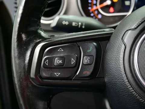 More photos of 2021 Jeep Gladiator Willys at Dorsett Nissan, IN