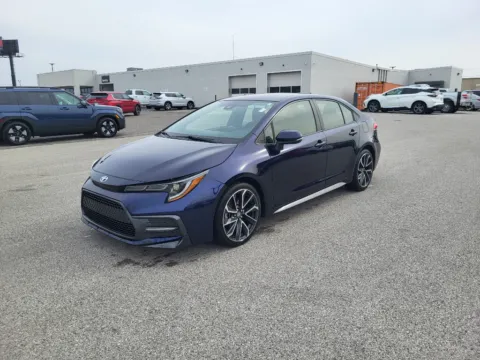 Blue 2020 Toyota Corolla SE for sale in Terre Haute, IN