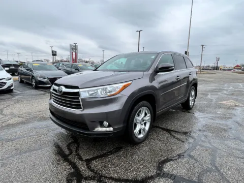Gray 2016 Toyota Highlander Limited Platinum for sale in Terre Haute, IN