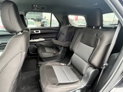 More photos of 2023 Ford Explorer XLT at Dorsett Nissan, IN