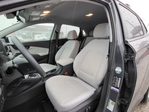 More photos of 2023 Hyundai Kona SEL at Dorsett Nissan, IN