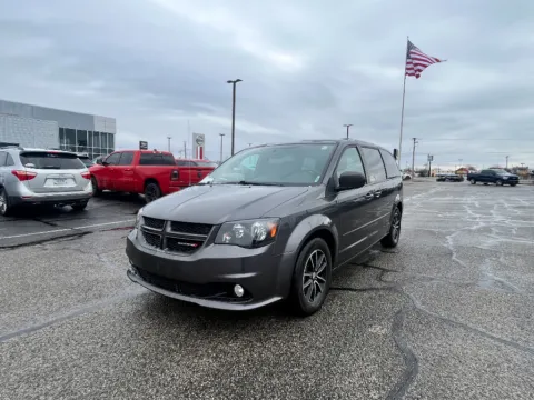 Gray 2017 Dodge Grand Caravan GT for sale in Terre Haute, IN