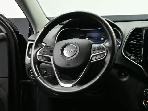 More photos of 2019 Jeep Cherokee Limited at Dorsett Nissan, IN