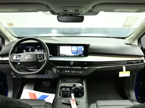 Photos of 2026 Nissan Murano Platinum for sale in Terre Haute, IN at Dorsett Nissan