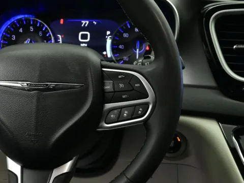 More photos of 2023 Chrysler Pacifica Touring L at Dorsett Nissan, IN