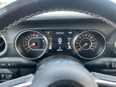 Photos of 2022 Jeep Gladiator Overland for sale in Terre Haute, IN at Dorsett Nissan