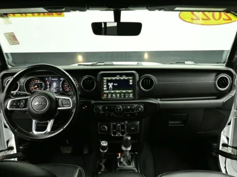 Photos of 2022 Jeep Gladiator Overland for sale in Terre Haute, IN at Dorsett Nissan