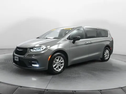 Gray 2025 Chrysler Pacifica Select for sale in Terre Haute, IN