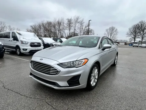 Silver 2019 Ford Fusion Hybrid SE for sale in Terre Haute, IN