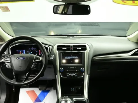 Photos of 2019 Ford Fusion Hybrid SE for sale in Terre Haute, IN at Dorsett Nissan