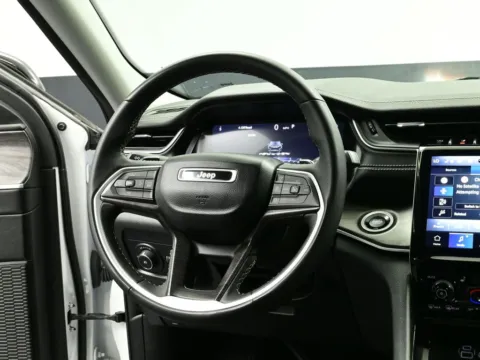 Another view of 2023 Jeep Grand Cherokee Limited for sale in Terre Haute, IN at Dorsett Nissan