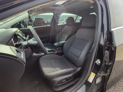 More photos of 2018 Chevrolet Cruze LT at Dorsett Nissan, IN