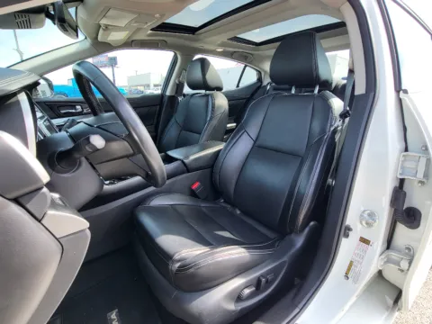 More photos of 2023 Nissan Maxima SL at Dorsett Nissan, IN