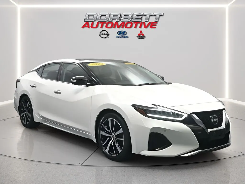 2023 Nissan Maxima SL's photo