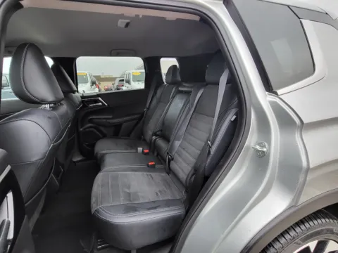 More photos of 2024 Mitsubishi Outlander SE at Dorsett Nissan, IN