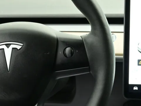 More photos of 2021 Tesla Model Y Long Range at Dorsett Nissan, IN