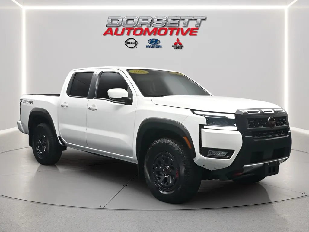 White 2025 Nissan Frontier PRO-4X for sale in Terre Haute, IN